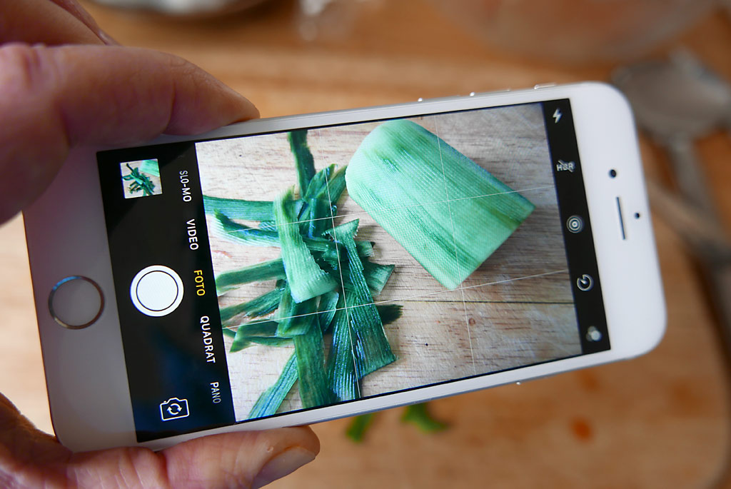 Food-Fotos mit dem Smartphone: Das Gitter kann helfen bei der Ausrichtung und der Bildkomposition. 