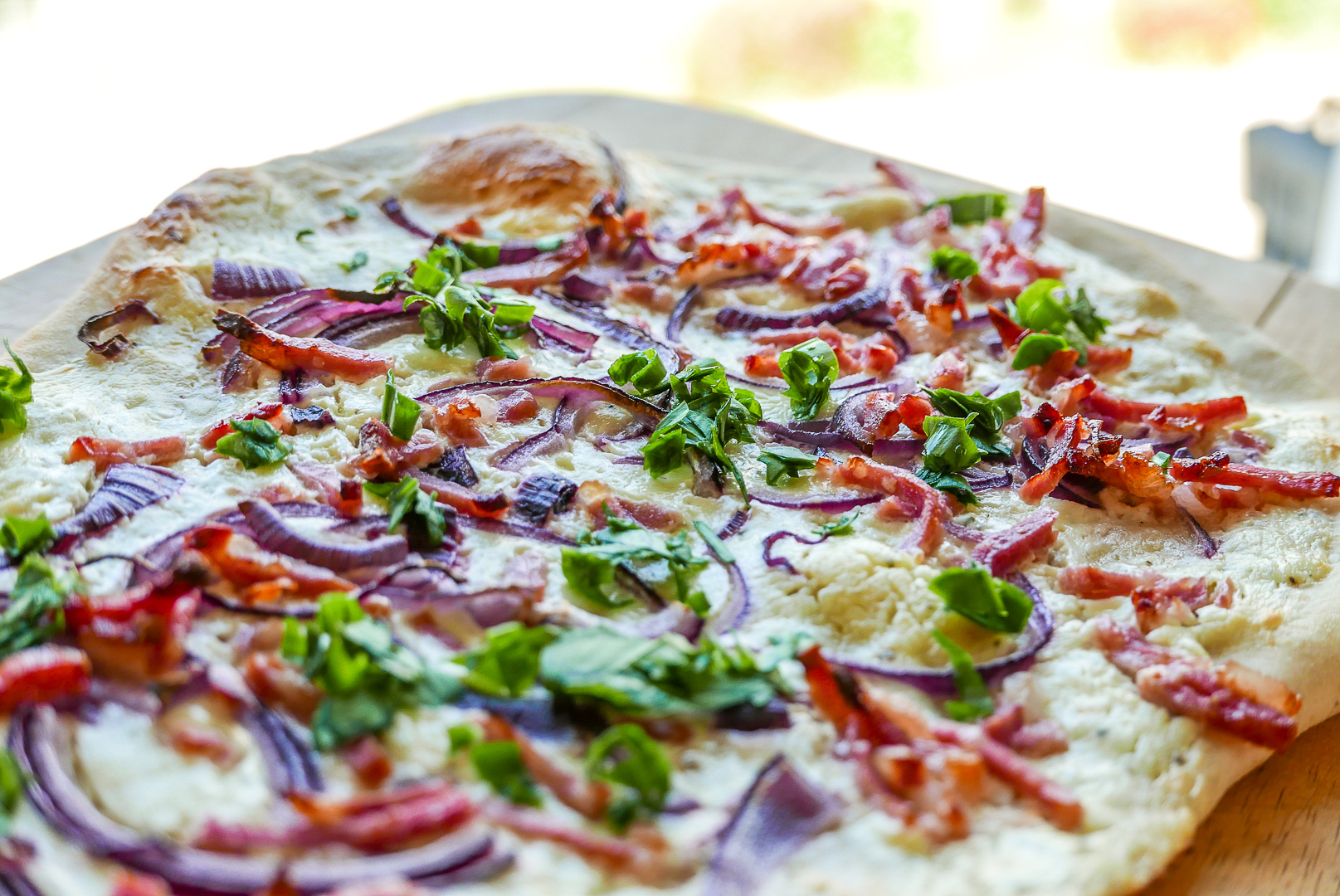 Elsässer Flammkuchen mit Bärlauch