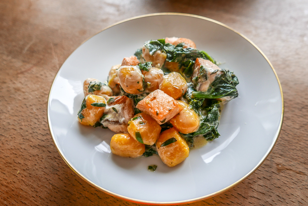 Gnocchi, Lachs, Spinat: cremige Kombination