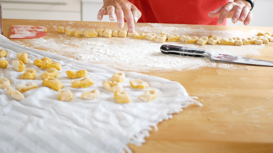 Genügt ein Fingerdruck oder soll es eine kunstvollere Gnocchi-Form sein?