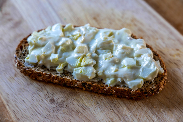 Ein gesunder Ersatz für Mayonnaise: kalorienarm und schnell zubereitet. 