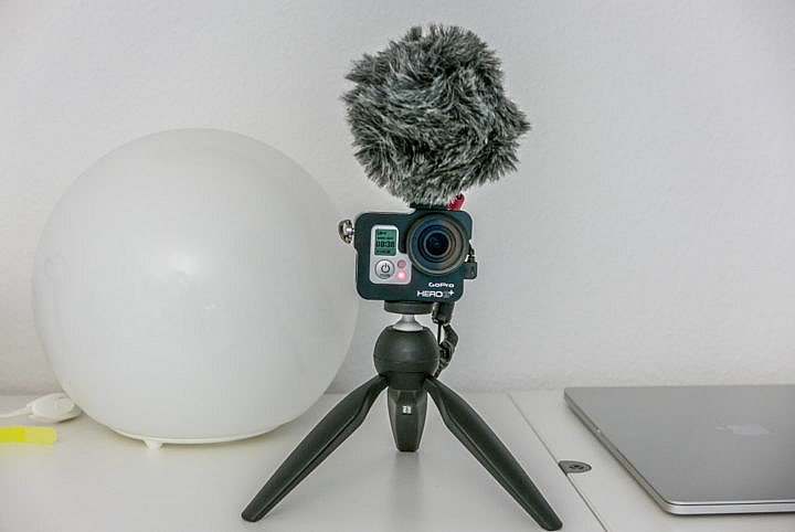 Auch fürs vloggen geeignet: Ein externes Mikrofon steigert die Audioqualität deutlich.