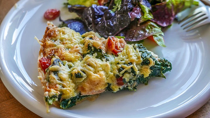 Spinat-Quiche mit Lachs: Gemüsekuchen mal etwas aufwändiger