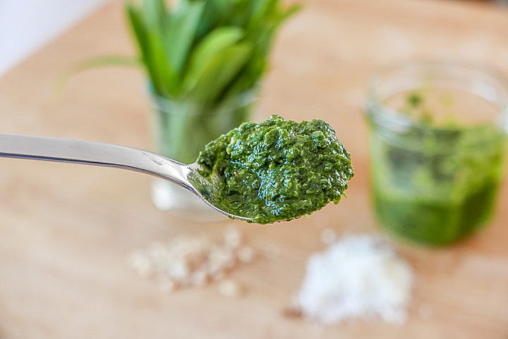 Bärlauchpesto lässt sich leicht selber machen.