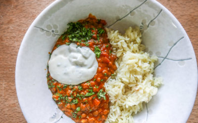 Würziges Linsen-Curry mit Reis