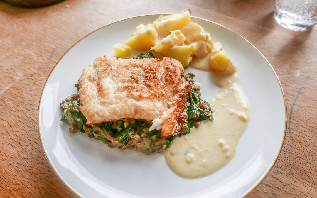 Kabeljau auf Spinat-Linsen mit Meerrettichsauce