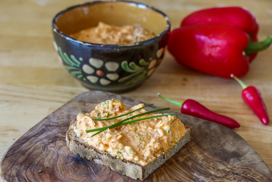 Paprika-Frischkäse-Aufstrich: eine feurige Drachencreme - Testschmecker