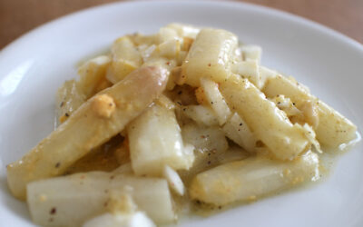 Eier-Vinaigrette zu Spargel