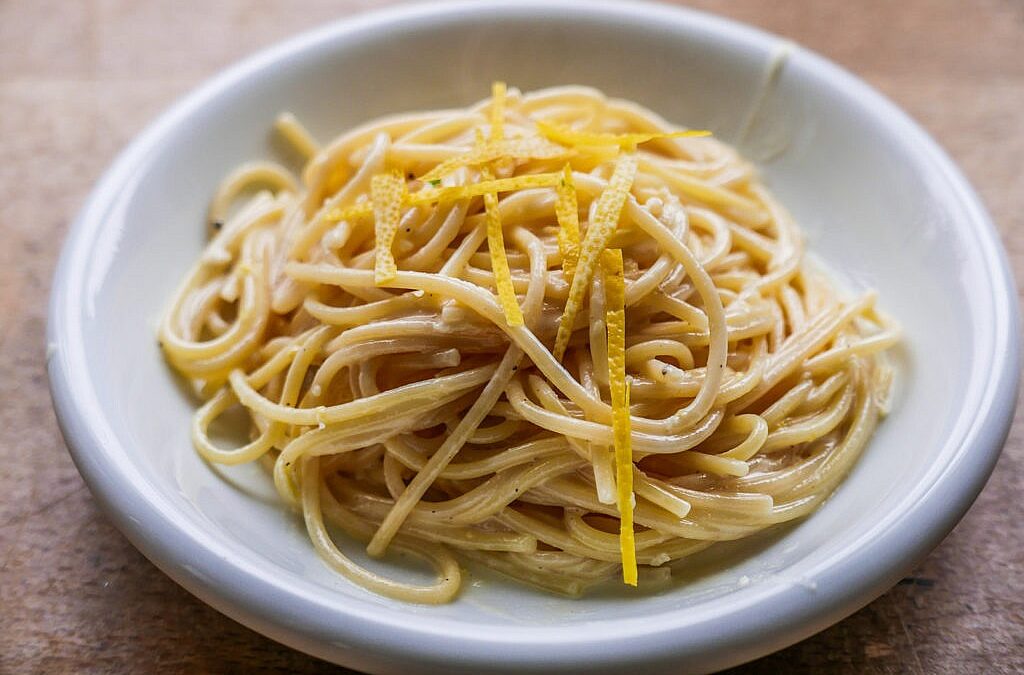 Spaghetti al lemone – Pasta mit Zitronenaroma